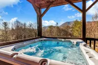 Luxurious Hidden Valley Lodge - Blue Ridge Mountain Retreat!