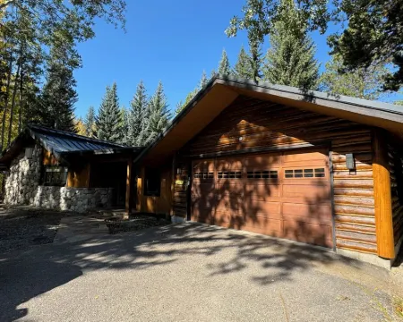 Renovated log home.  Private setting close to skiing, National Parks and Jackson Hotels in Moose Wilson Road