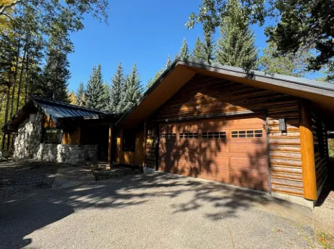 Renovated log home.  Private setting close to skiing, National Parks and Jackson