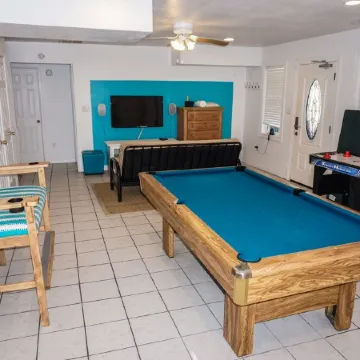 A Beach Vacation Gem.  Just 4 Summer Weeks Left.