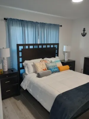 1st floor Ft. Myers Davis Lake Condo, minutes to Sanibel and Fort Myers beach