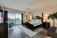 Spacious Waterfront, 3 BR/3 BA, Water Views, Walk to All