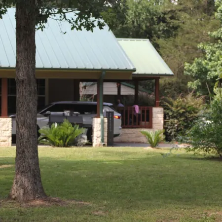 ConRoy's Chickasaw_Sleeps 20_Family gatherings_celebrations_or just hanging out