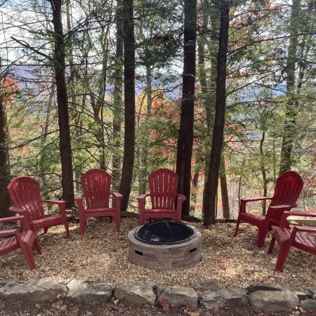 Great Mountain Views, Family Friendly, Hot tub, 5 miles to Downtown Blue Ridge