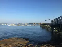 Falmouth Waterfront Carriage House Apt