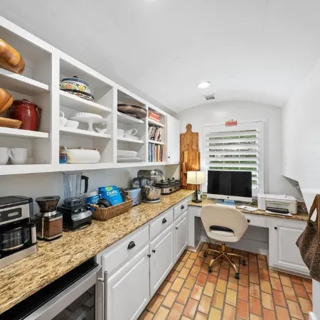 ⭐️Luxury Lake Austin: Chef, Heated Pool, Hot Tub, Waterfront Dock & Pizza Oven⭐️ Отели рядом с достопримечательностью «Озеро Трэвис»