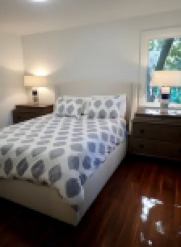 Gorgeous 2Bd + Loft with Deck and Gardens. Soaring 20 ft ceilings, huge windows!
