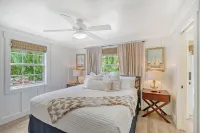 Unwind Sunshine - heated pool, steps to the local's favorite beach, free bikes