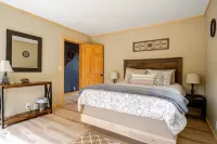 Cozy Chalet in the Heart of Northern Michigan