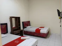 Four Hostel Hotels in Sukarame