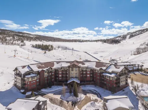 Adorable 2BD/2BR Ski-In/Out Condo in Granby Ranch