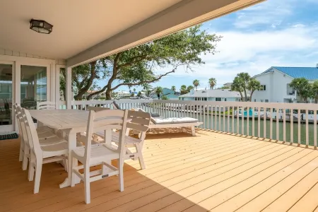 Island Retreat -  Beautiful Key Allegro Canal Home - Kayaks Available for Guest