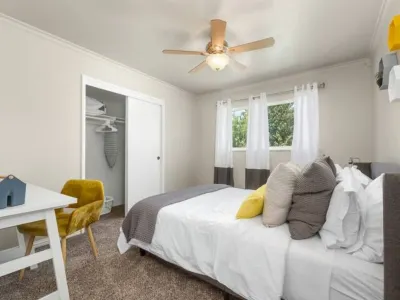 Fresno House | Pool | Fire Pit | Garage | 3/2:Wow! Oh Wow Nickel Arcade 주변 호텔