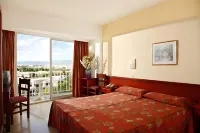 Linda Hotels near Club Marítimo San Antonio De La Playa