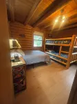 Secluded Log Cabin with trail to North Point County Park to the beach.