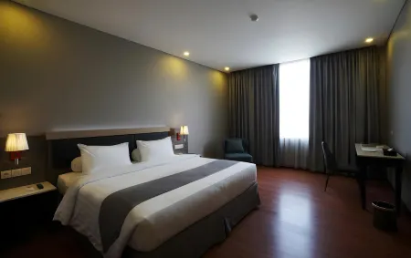 Pyramid Suites Hotel