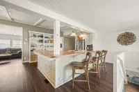 Short Walk to Beach - Hot Tub - Community Pool - YMCA Access - Family Friendly