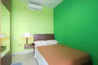 The Nancy's Homestay Pekanbaru Mitra RedDoorz Các khách sạn ở Simpang Baru