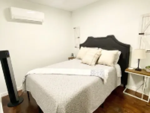 Cottage Home on the Hill Hotels in La Paz County