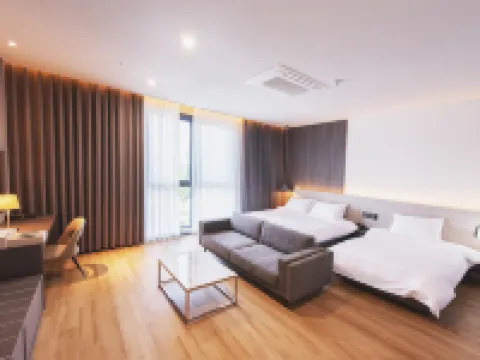 The Land Hotel Hayang Branch Hotels in Gyeongsan-si