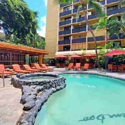 Fully Upgraded, Sleeps 4 in 2 Queen Beds + Great Pool Deck Area Fitness & Recreational Facilities
