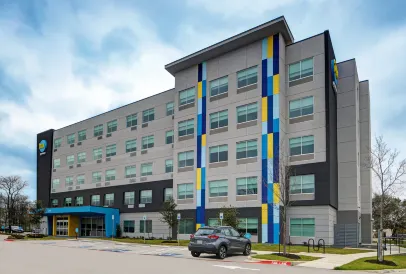 Tru by Hilton Austin Airport