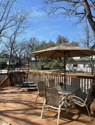 Lake house on Lake LBJ Cove w/Sundeck, Patios and Lake Living – Dog Friendly! Hotels in Kingsland