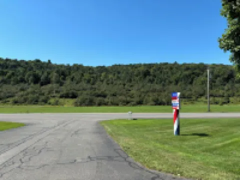 Charming 1-bedroom apartment in Greene for up to 4 guests, family & dog friendly