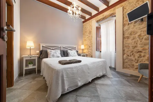 CAN JAUME FUSTER - Great house with breath-taking views and private pool Free WiFi Hotel di Sa Pobla