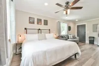 Helen Studio Living Suite 102