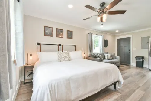 Helen Studio Living Suite 102