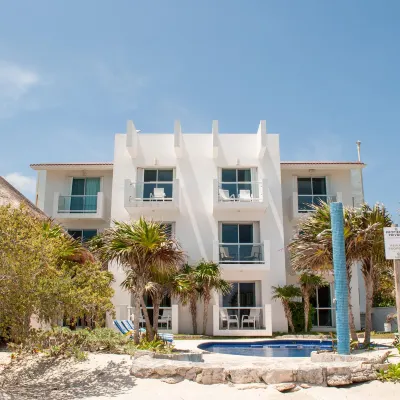 Tan Ik Beachfront Condos Hotels near Akumal Bay