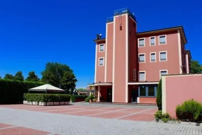Hotel Aquila Hotel in zona Sala Mirko Sighinolfi, Rocca di Nonantola, Museo di Nonantola