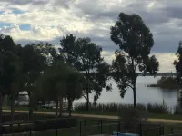Amaroo by the Lake
