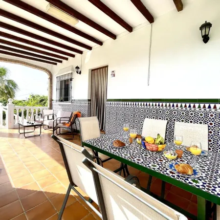 VILLA NURIA WITH PRIVATE POOL,2 KM TO DE BEACH. AC / WIFI / ALARM / PARKING