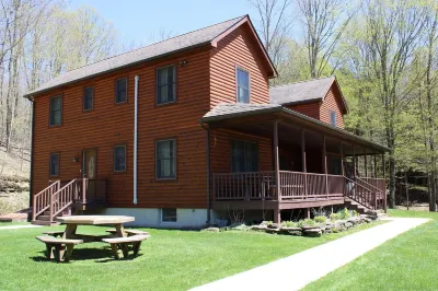 Exceptional Modern Log Home. Close to Ommegang, Hall of Fame, Downtown.
