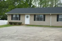Cute 2 bedroom/2 bathrooms home