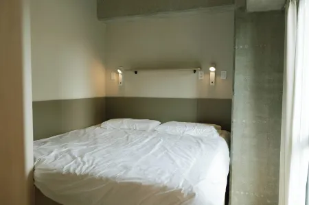 Mutuo Vive Отели рядом с достопримечательностью «Госпиталь Кабаньяс»