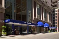 Hilton Chicago Magnificent Mile Suites Các khách sạn gần John Hancock Center