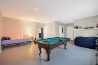 5 bedrooms/2bathrooms Luxury amenities home- Pool, Ping pong table, Pool Table