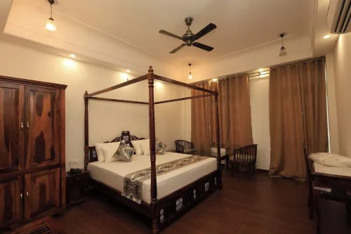 Haveli Dhandhupura Hotels in Lakavali