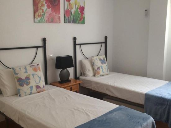 Seaview Balcony - 3 Bedroom Apartment Sleeps 6