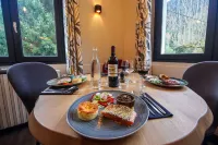 Le Refuge de l'Isard Hotels in Gerde