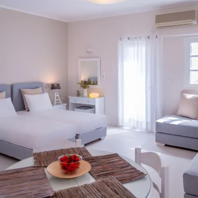 Milos Bay Suites Hotel dekat Pantai Plathiena