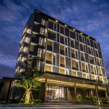Xotel Hotels near Phrathat Kham Kaen