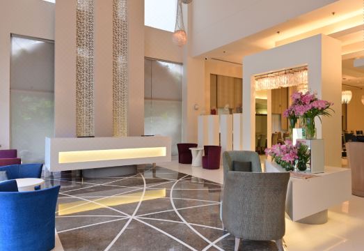 클라렌스 호텔 로비