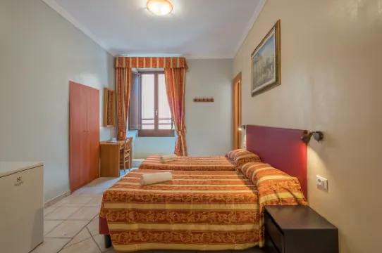 アレッサンドロパレス & バー - ホステル