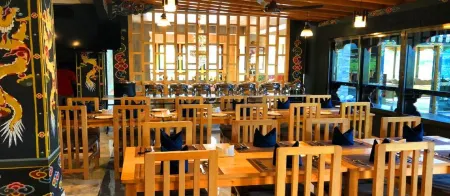 Hotel River Valley Отели в г. Кхерутанг