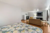 Studio 6 Laredo, TX - North I 35