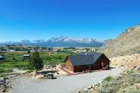 Stanley House - Hillside Cabin with Panoramic Views of the Sawtooth Mountains